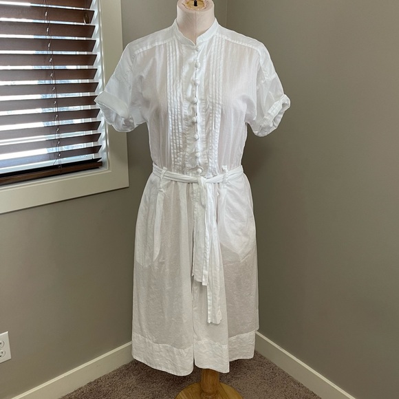 Banana Republic Dresses & Skirts - BANANA REPUBLIC White Cotton Shirt Dress with tie belt